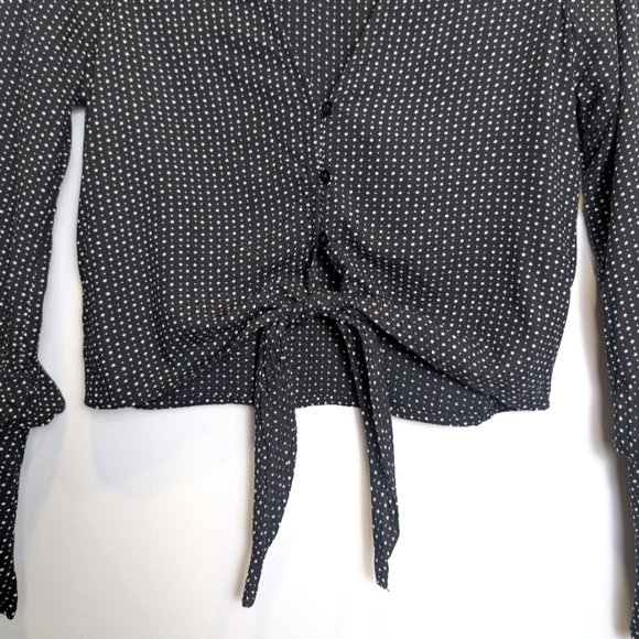 Billabong Black White Polka Dot Daisy Duke Tie Front Bell Sleeve Shirt Medium - Picture 4 of 9